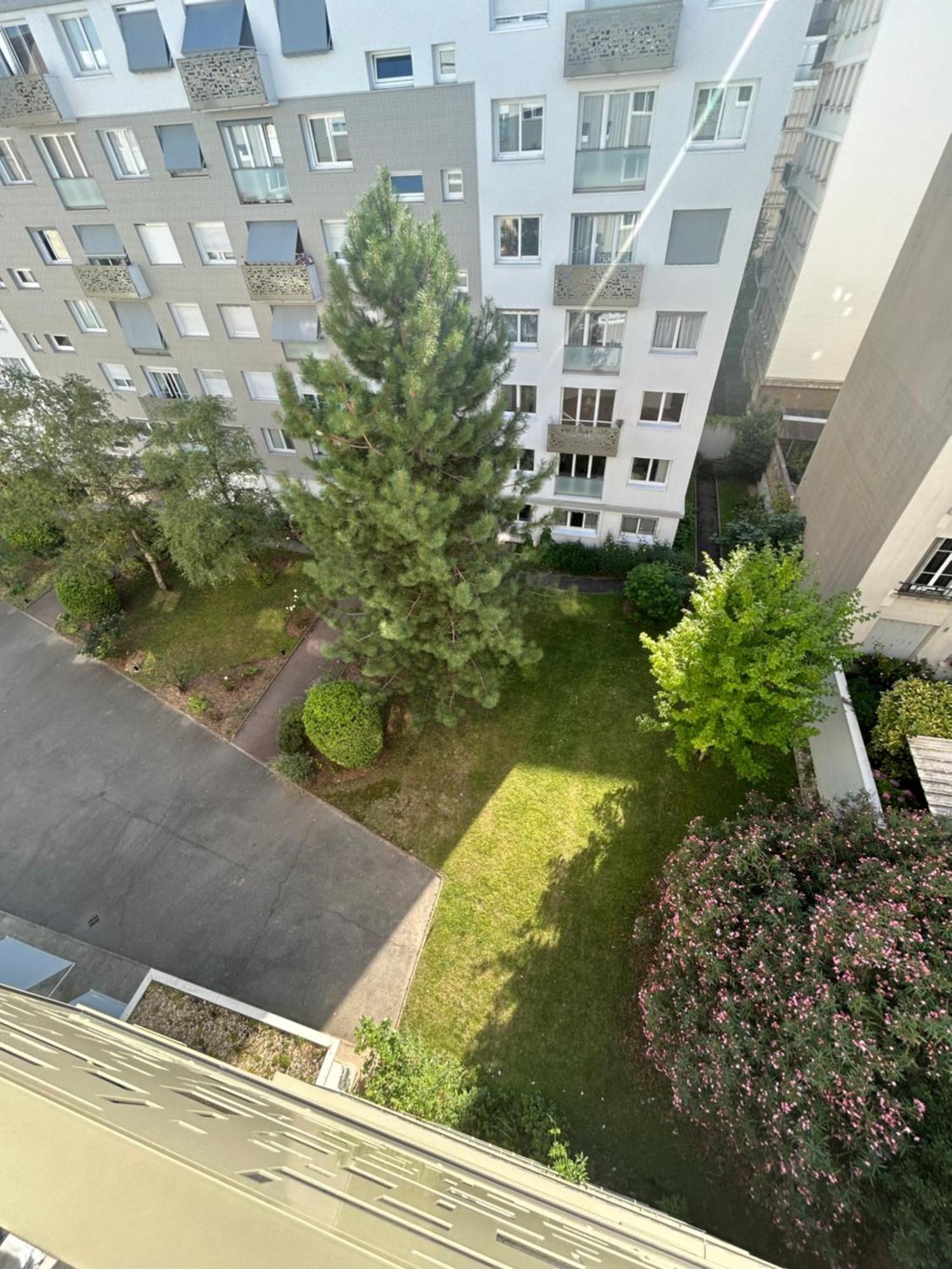 Appartement Meuble Tres Bien Situe Булонь-Біянкур Екстер'єр фото
